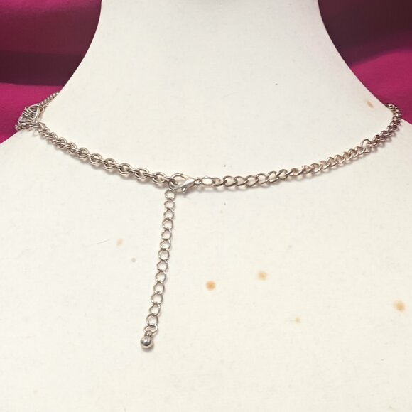 Handmade Vintage Silver Tone Faux Pearl and Rhinestone Fashion Bib Necklace - Picture 9 of 11